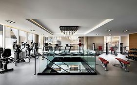 Humaniti Hotel Montreal 4*