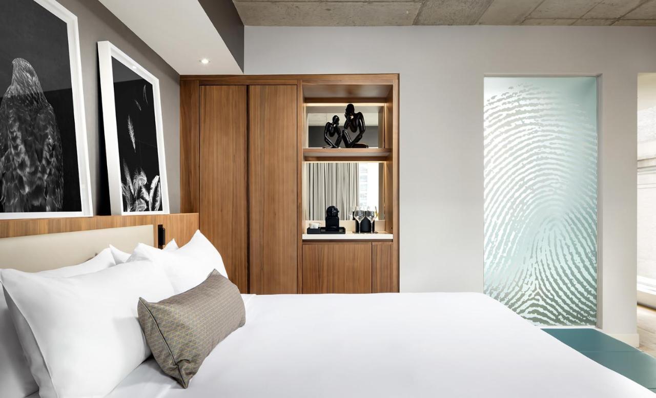 Humaniti Hotel Montreal, Autograph Collection Exterior photo